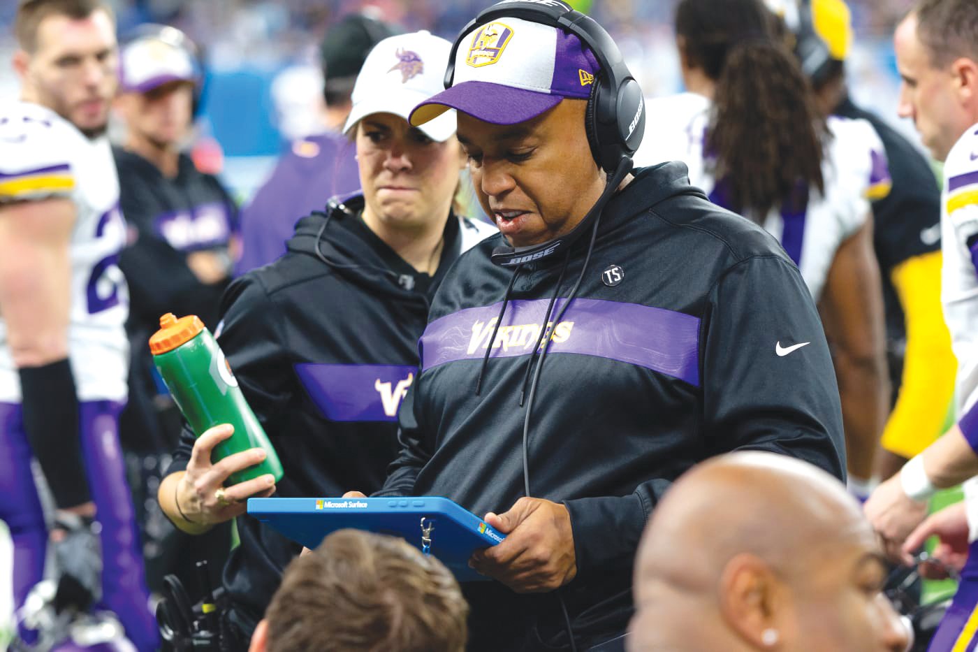Siler City native George Edwards (center) will not be back as Defensive Coordinator for the Minnesota Vikings after six years with the NFL franchise. Edwards, a 22-year coaching veteran of the league, is rumored to be in contention for the same position with the Cleveland Browns.