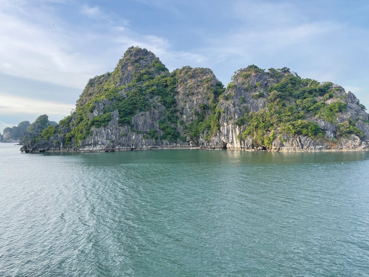 The first night of the Vingroup Elite Vietnam tour, guests were invited aboard a dinner cruise around Ha Long Bay. The bay features a series of grass covered mountains protruding from the sea and is designated as an UNESCO World Heritage Site.